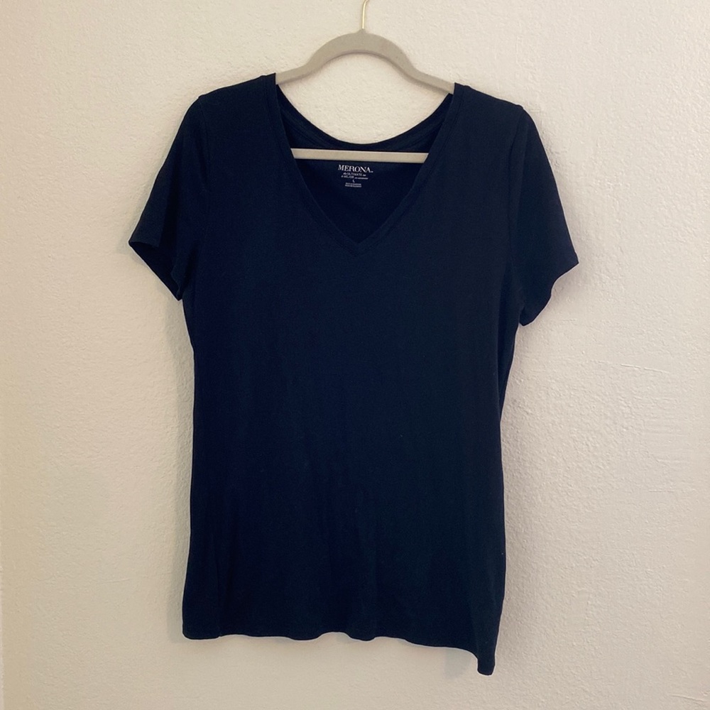 Black Merona v neck T-shirt